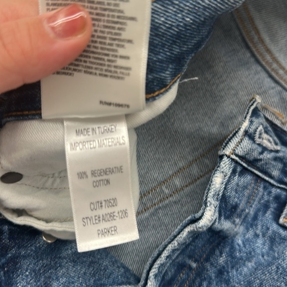 Agolde PARKER VINTAGE CUT OFF SHORT IN DARK SWAPMEET in size 29 - Picture 14 of 14